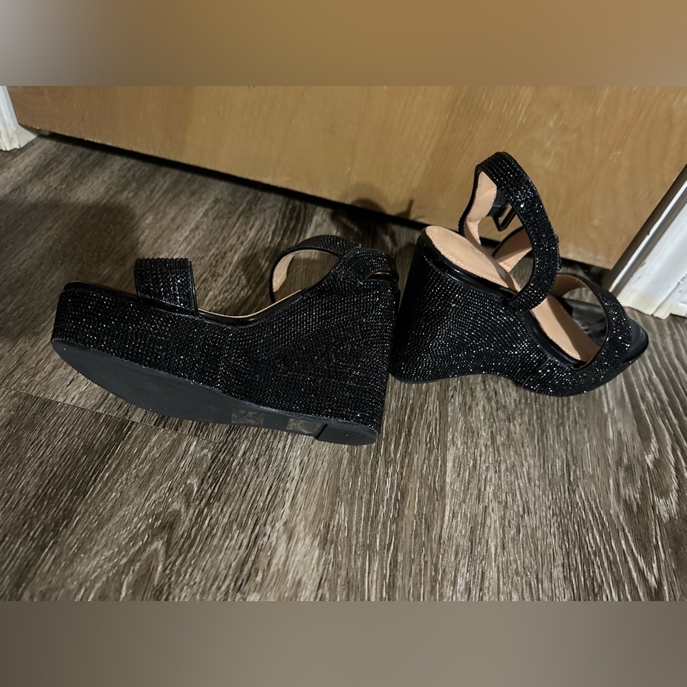 Sparkly black wedges